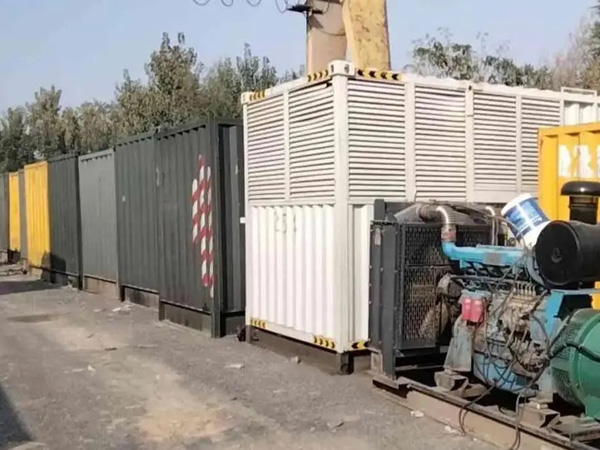 五峰200KW柴油发电机机组每小时油耗是多少?